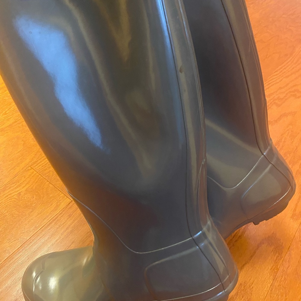 HUNTER  Rain boots gray size 8